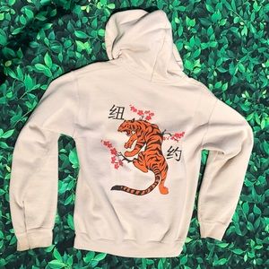 Streetwear tiger print hoodie